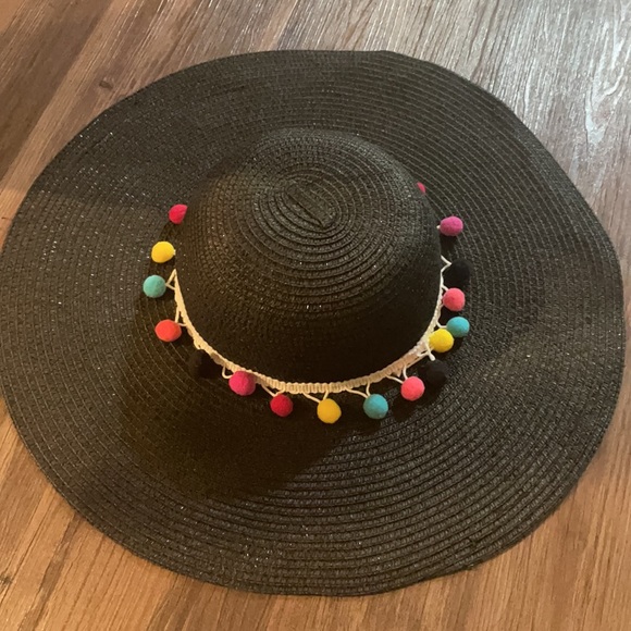 Pom Pom Floppy Beach Hat - Picture 2 of 4